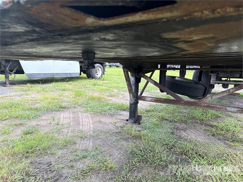 Wabash DSA102FF 28 ft x 102 in S/A Van Trailer Furgoonhaagised