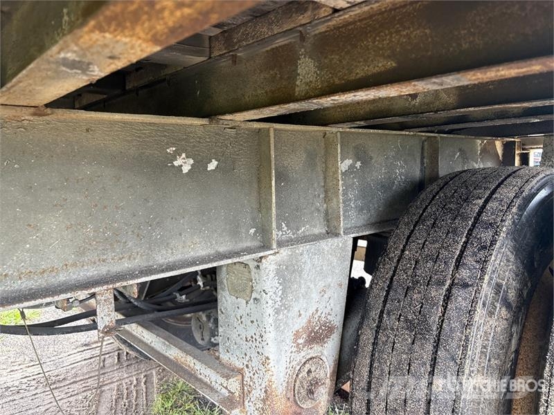 Wabash DSA102FF 28 ft x 102 in S/A Van Trailer Furgoonhaagised