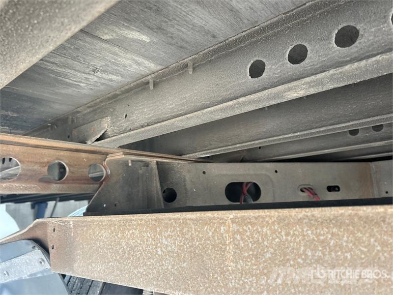 Wabash DVCVHPC 53 ft T/A Van Trailer Van Body Trailers
