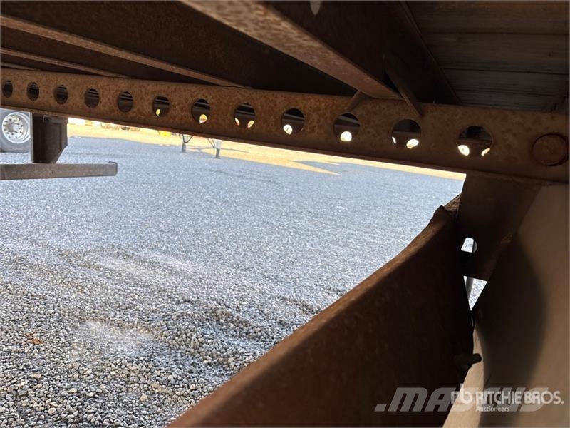 Wabash DVCVHPC 53 ft x 102 in T/A Van Trailer Furgons