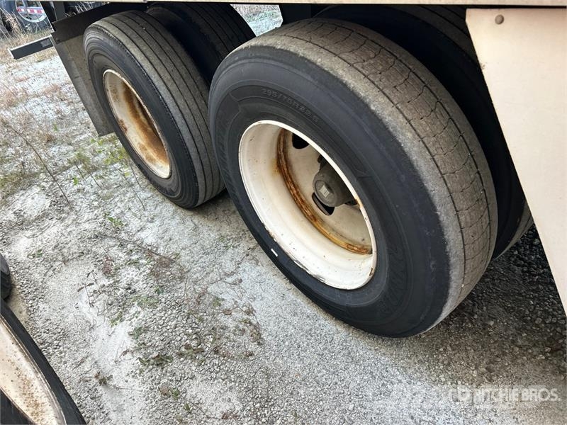 Wabash DVCVHPC 53 ft x 102 in T/A Van Trailer Furgons