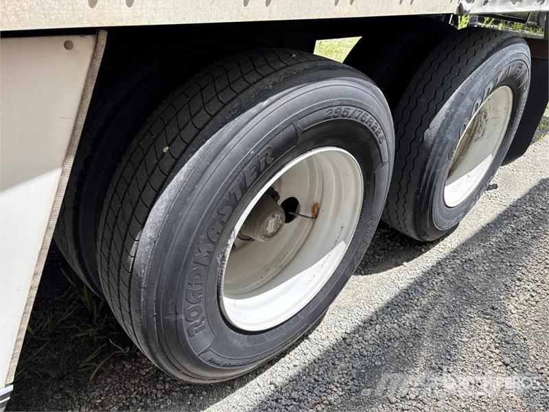 Wabash DVCVHPC 53 ft x 102 in T/A Van Trailer 箱體拖車