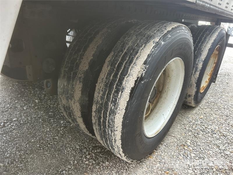 Wabash DVCVHPC 53 ft x 102 in T/A Van Trailer Box body trailers