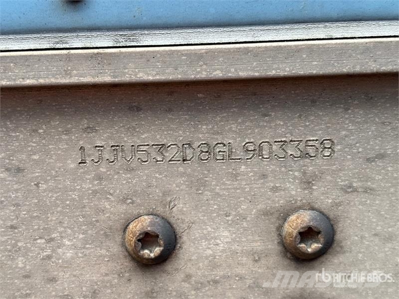 Wabash DVCVHPC 53 ft x 102 in T/A Van Trailer 箱體拖車
