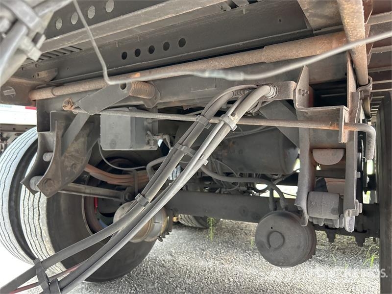 Wabash DVCVHPC 53 ft x 102 in T/A Van Trailer 箱體拖車