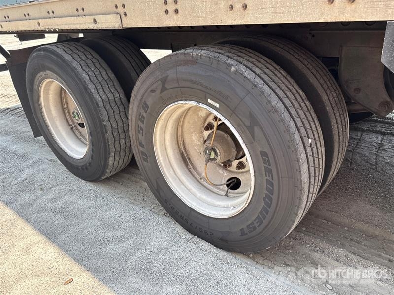 Wabash DVCVHPC 53 ft x 102 in T/A Van Trailer 箱體拖車