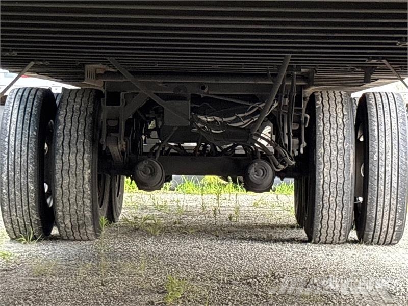 Wabash DVCVHPC 53 ft x 102 in T/A Van Trailer 箱體拖車
