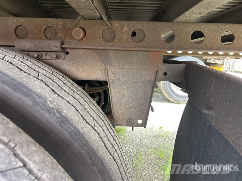 Wabash DVCVHPC 53 ft x 102 in T/A Van Trailer 箱體拖車