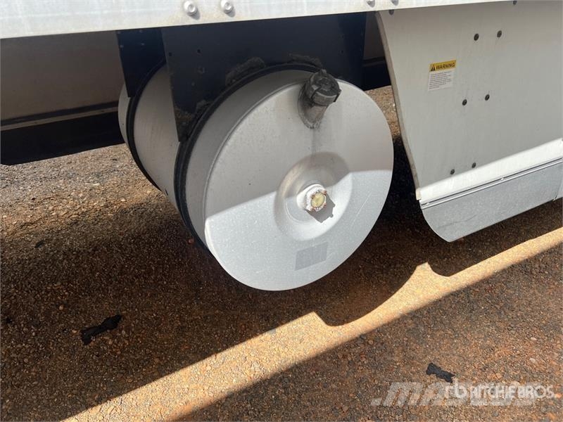 Wabash RFALHSA 53 ft x 102 in T/A Refrigerated Trailer Hűtős félpótkocsik