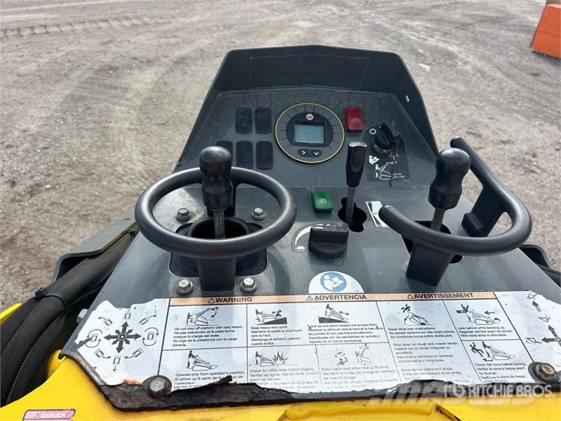 Wacker Neuson SM100 Mini Compact Track Loader لوادر انزلاقية التوجيه