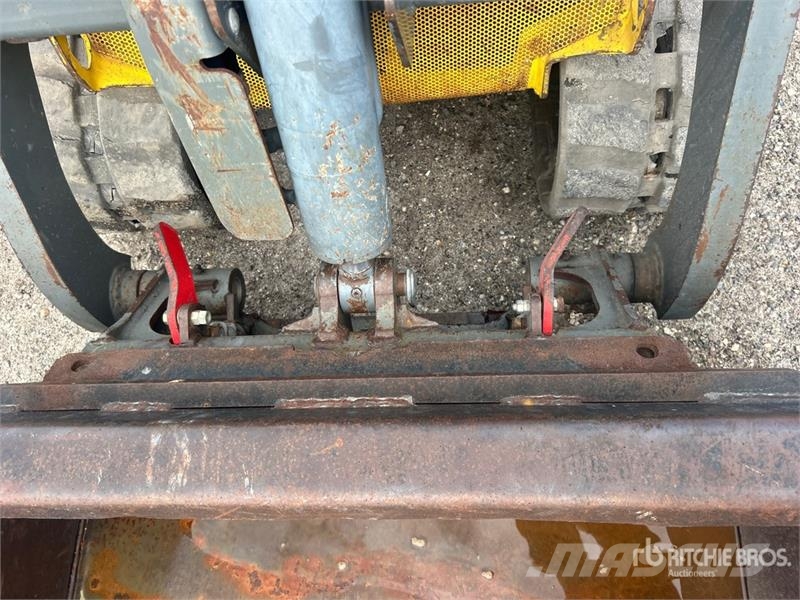 Wacker Neuson SM100 Mini Compact Track Loader Kompaktrakodók