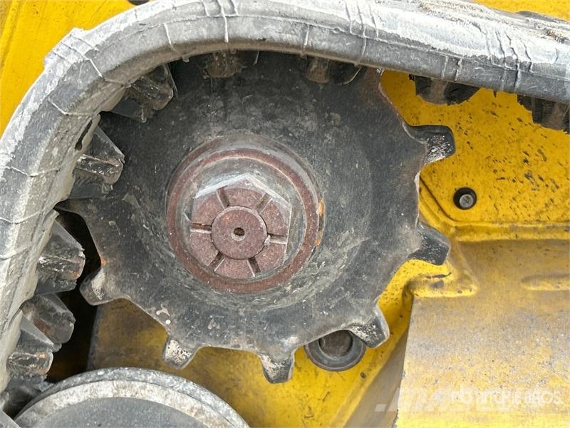 Wacker Neuson SM100 Mini Compact Track Loader لوادر انزلاقية التوجيه