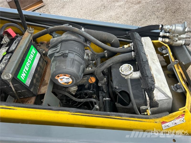 Wacker Neuson SM100 Mini Compact Track Loader لوادر انزلاقية التوجيه