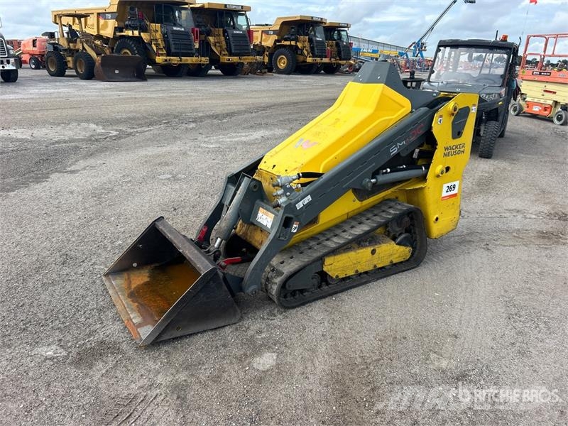 Wacker Neuson SM100 Mini Compact Track Loader لوادر انزلاقية التوجيه