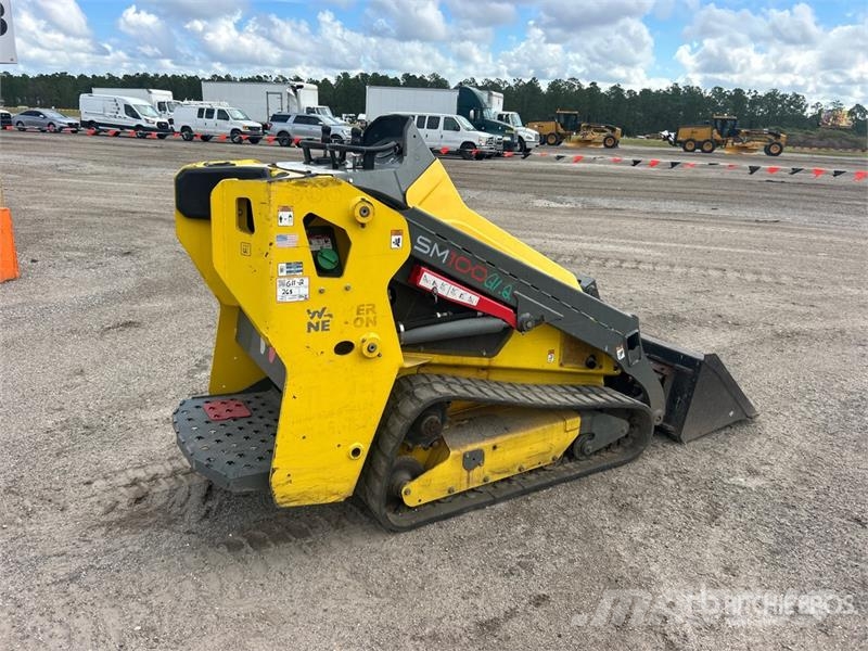 Wacker Neuson SM100 Mini Compact Track Loader Kompaktrakodók