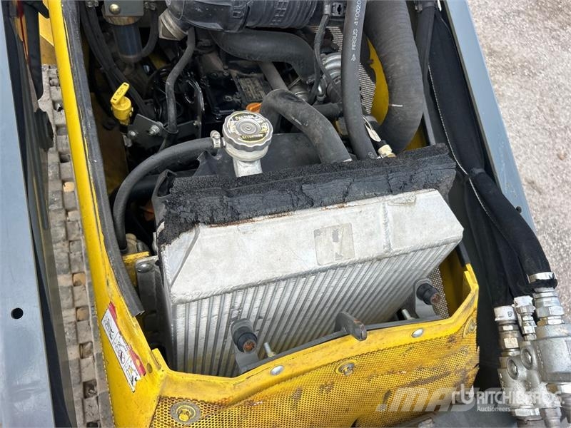 Wacker Neuson SM100 Mini Compact Track Loader لوادر انزلاقية التوجيه
