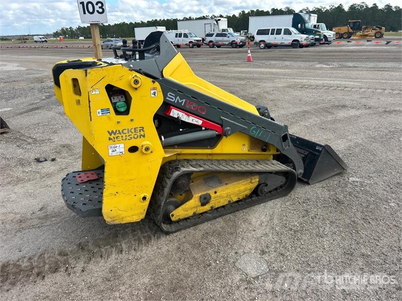 Wacker Neuson SM100 Mini Compact Track Loader لوادر انزلاقية التوجيه