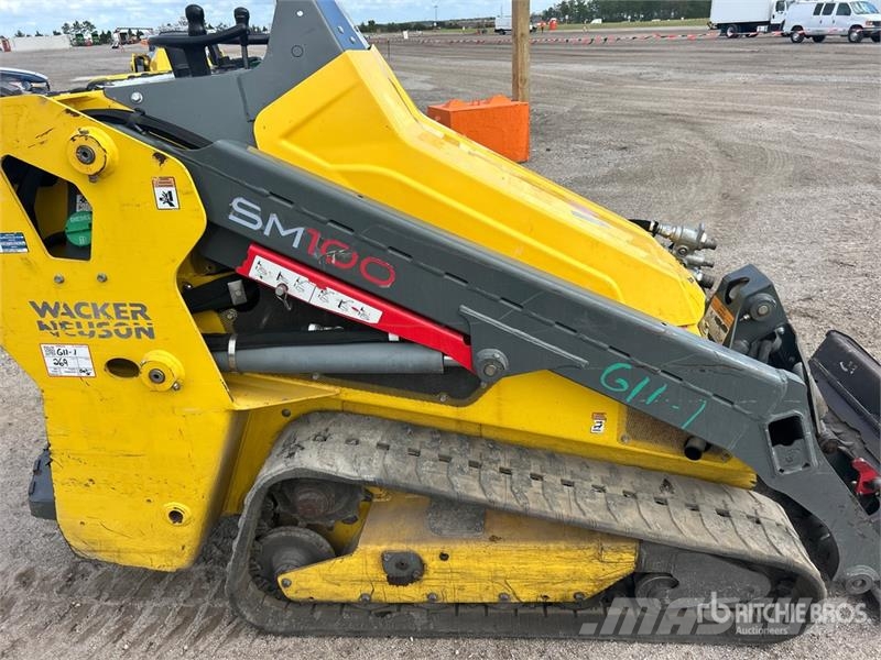 Wacker Neuson SM100 Mini Compact Track Loader لوادر انزلاقية التوجيه