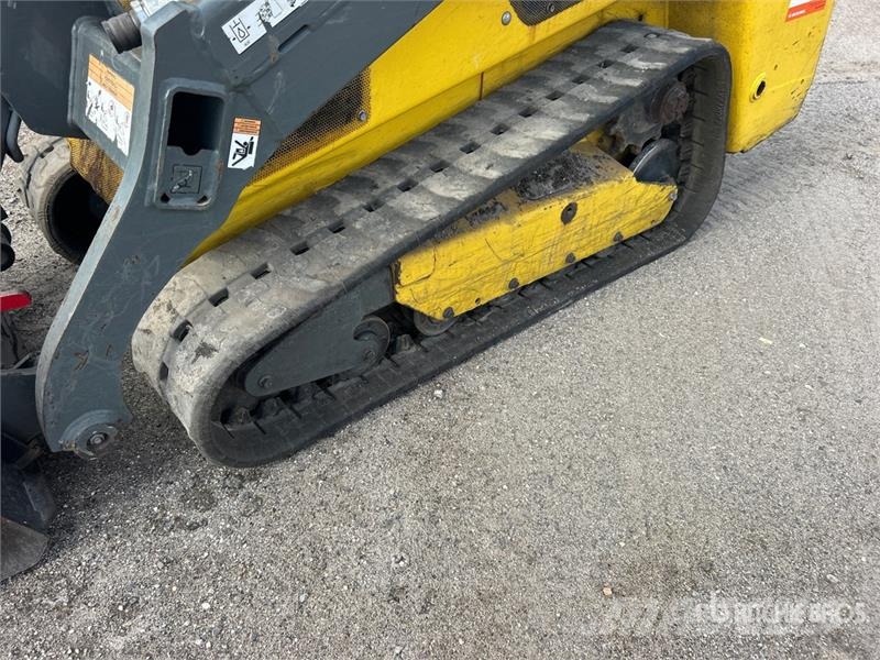 Wacker Neuson SM100 Mini Compact Track Loader لوادر انزلاقية التوجيه