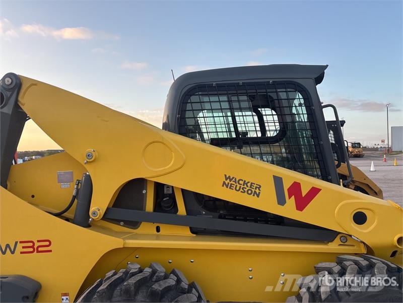 Wacker Neuson SW32 Two-Speed High Flow Skid Steer Loader Kompaktlastare