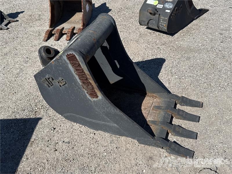 Wain-Roy 18 in Digging Excavator Bucket دلاء