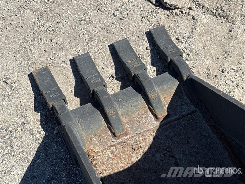 Wain-Roy 18 in Digging Excavator Bucket دلاء