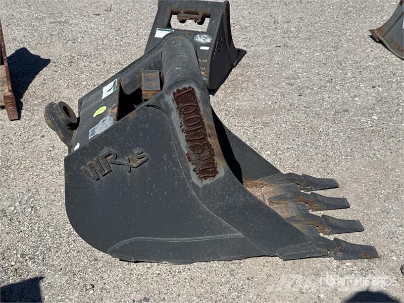 Wain-Roy 18 in Digging Excavator Bucket دلاء