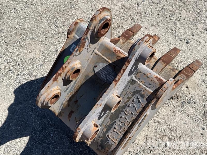 Wain-Roy EC35BKT18 18 in Digging Excavator Bucket دلاء