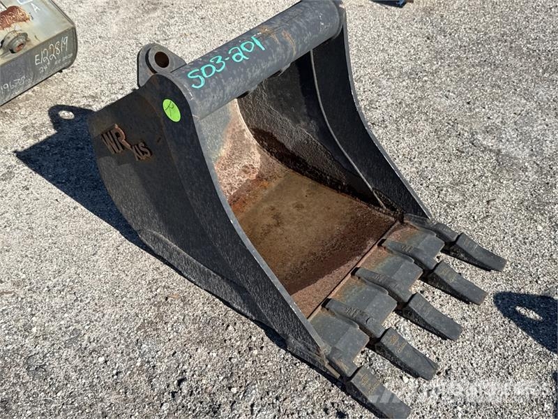 Wain-Roy HD1XLS 24 in Digging Excavator Bucket Kanalak