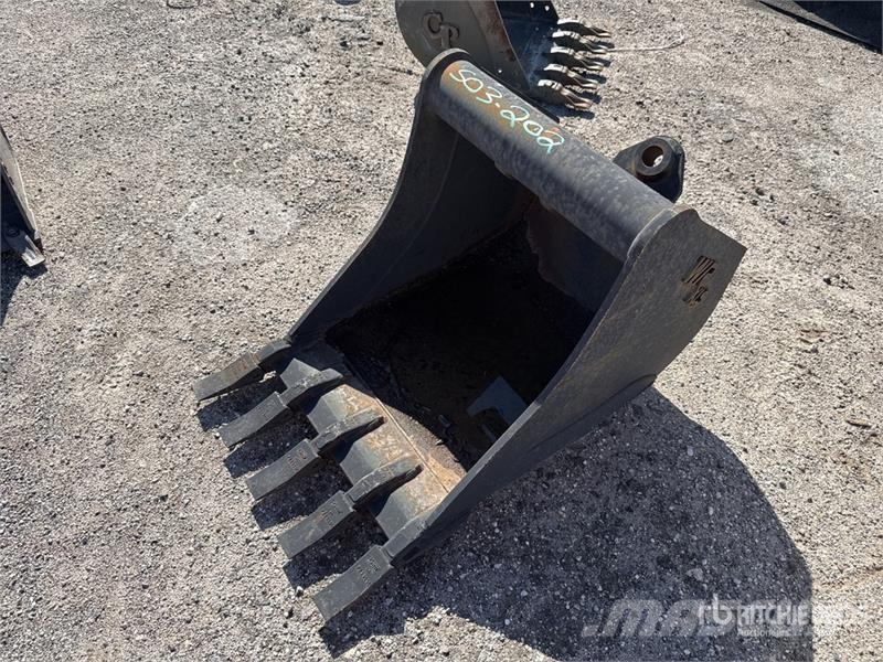 Wain-Roy HD1XLS 24 in Digging Excavator Bucket دلاء