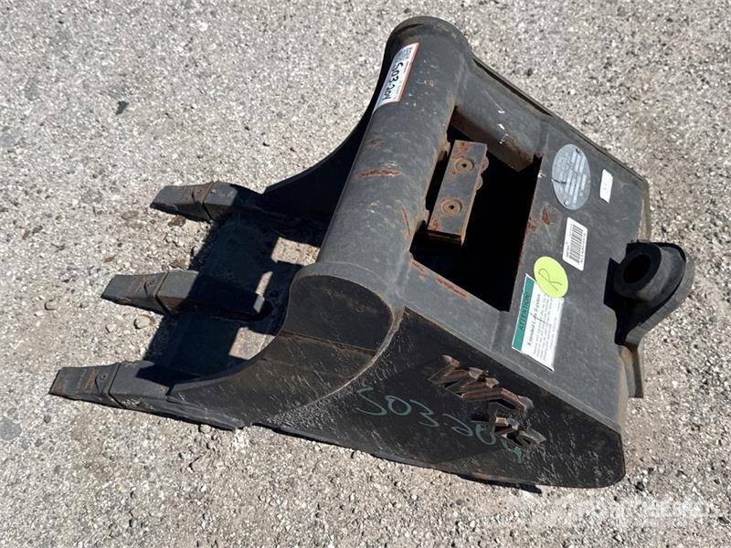 Wain-Roy HDM30BKT 16 in Digging Excavator Bucket دلاء