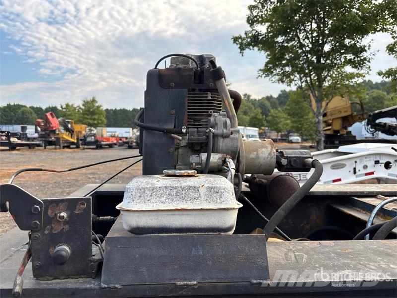 Wallace DLBT50-3 Tri/A Removable Gooseneck Lowboy 低架裝載車
