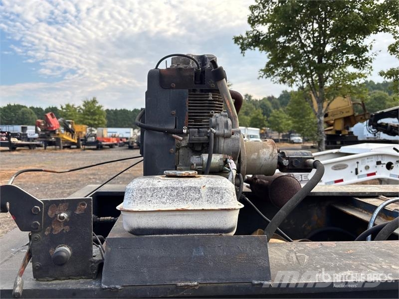 Wallace DLBT50-3 Tri/A Removable Gooseneck Lowboy Nizki nakladalci
