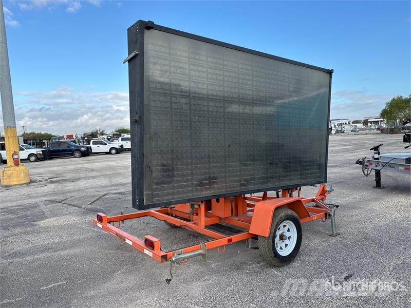 Wanco Solar Message Board (Inoperable) Digerleri