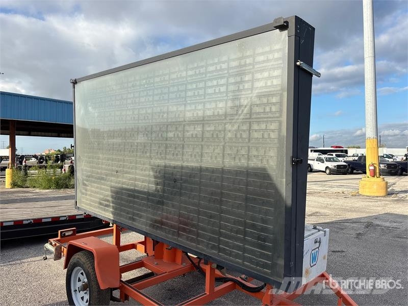 Wanco Solar Message Board (Inoperable) Digerleri