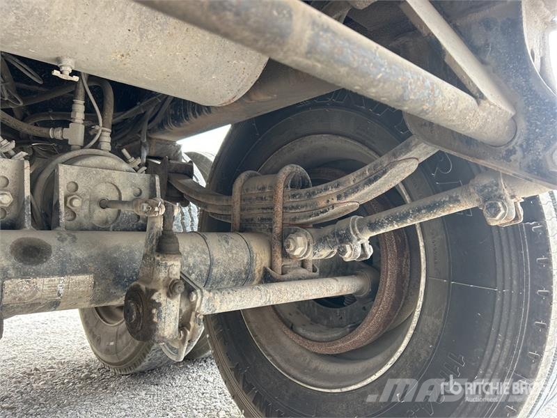 Warren 12 ft T/A Pup Dump Trailer Bañera