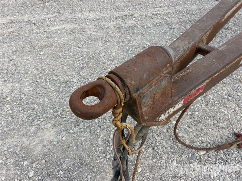 Warren 12 ft T/A Pup Dump Trailer Bañera