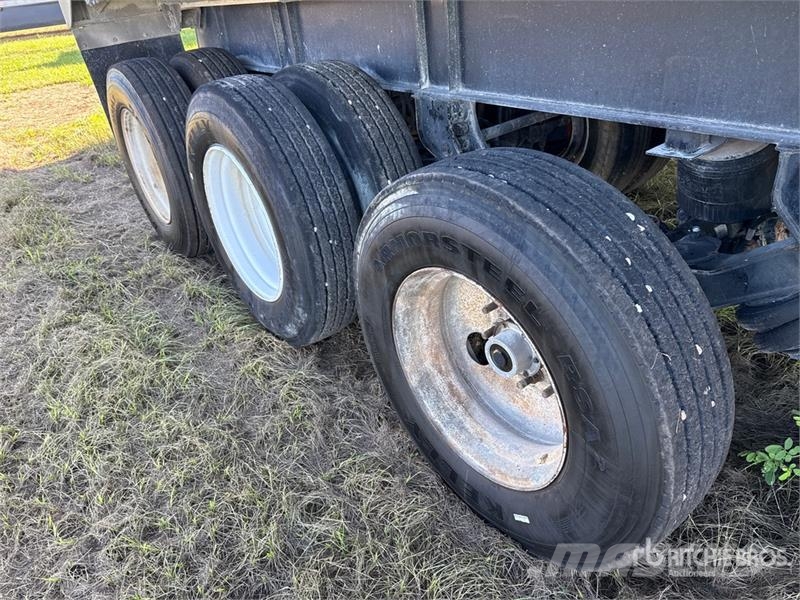 Warren 30 ft 6 in Tri/A End Dump Trailer Remorci basculante