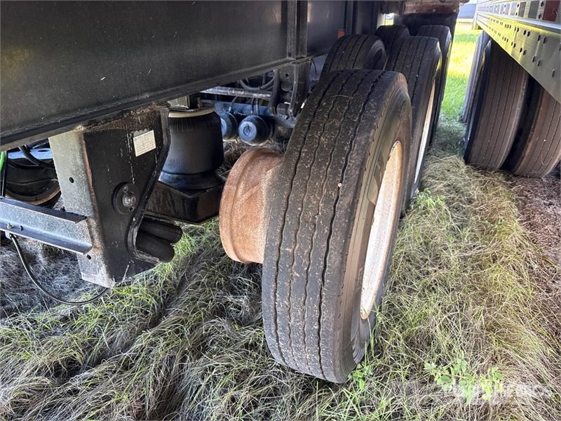 Warren 30 ft 6 in Tri/A End Dump Trailer Remorci basculante