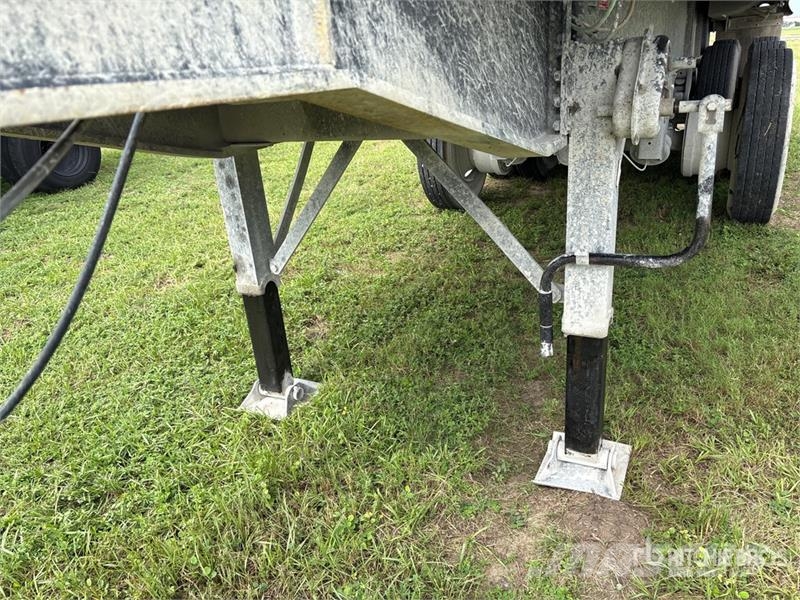 Warren 30 ft 6 in Tri/A End Dump Trailer 티퍼 트레일러
