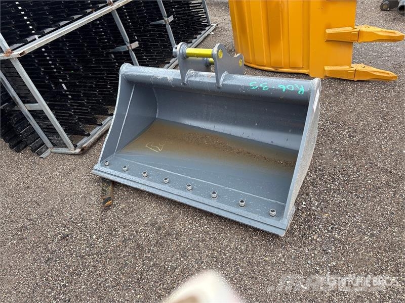 Warrior WBMCC5-1220 48 in Cleanup Excavator Bucket - Fits Kovalar