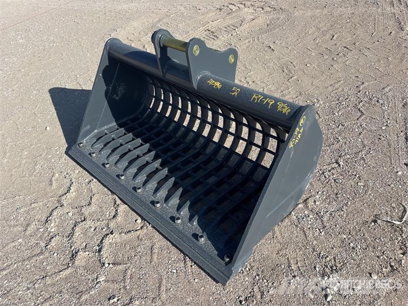 Warrior WBMCS5-1320 52 in Skeleton Cleanup Excavator Bucke Bakken