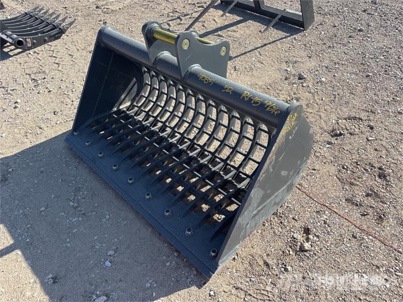 Warrior WBMCS5-1320 52 in Skeleton Cleanup Excavator Bucke Bakken