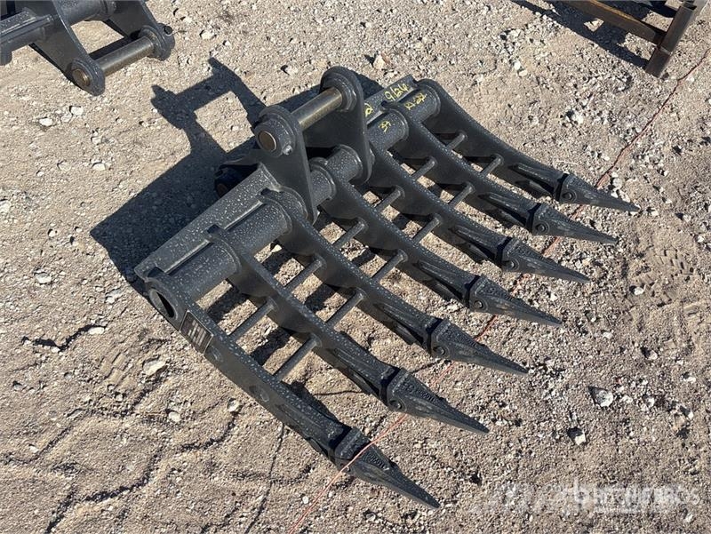 Warrior WBRC05-1000 39 in Excavator Rake - Fits Cat 305 / Obračalniki in zgrabljalniki