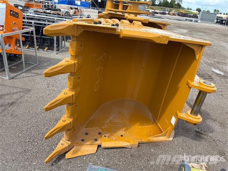 Warrior WBRC20-1400 53 in Digging Excavator Bucket - Fits Kašike / Korpe