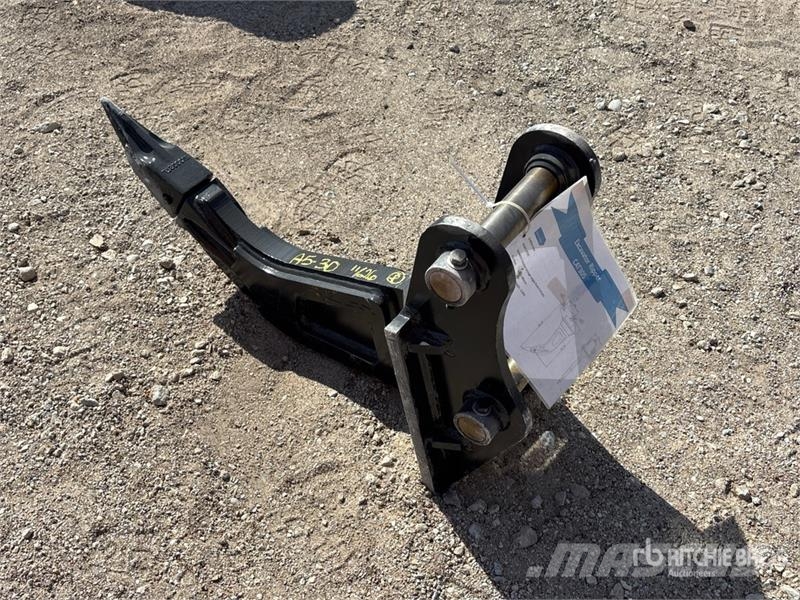 Warrior WR05-06 Excavator Ripper - Fits Cat 305 / 5 - 6 to Wegopbrekers