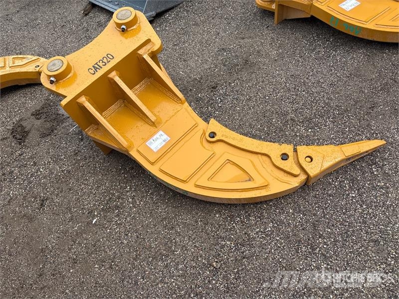 Warrior WRC20-025 Excavator Ripper - Fits Cat 320 / 20 - 2 خداشات