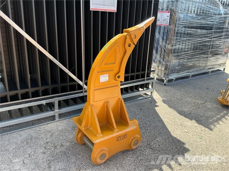 Warrior WRC20-025 Excavator Ripper - Fits Cat 320 / 20 - 2 Kultivatoriai-purentuvai