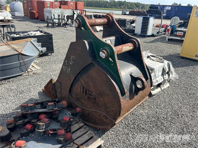 WB 36 in Digging Excavator Bucket - Fits Hyundai H Skovle