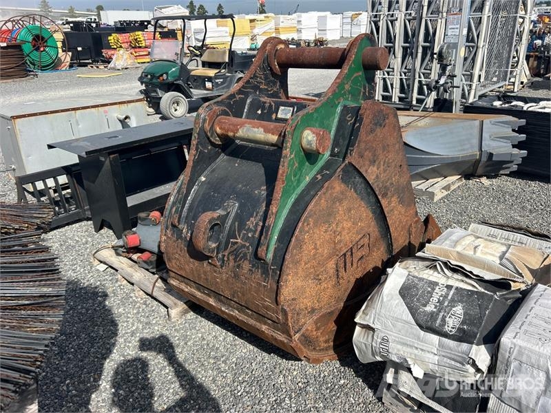 WB 36 in Digging Excavator Bucket - Fits Hyundai H Skovle